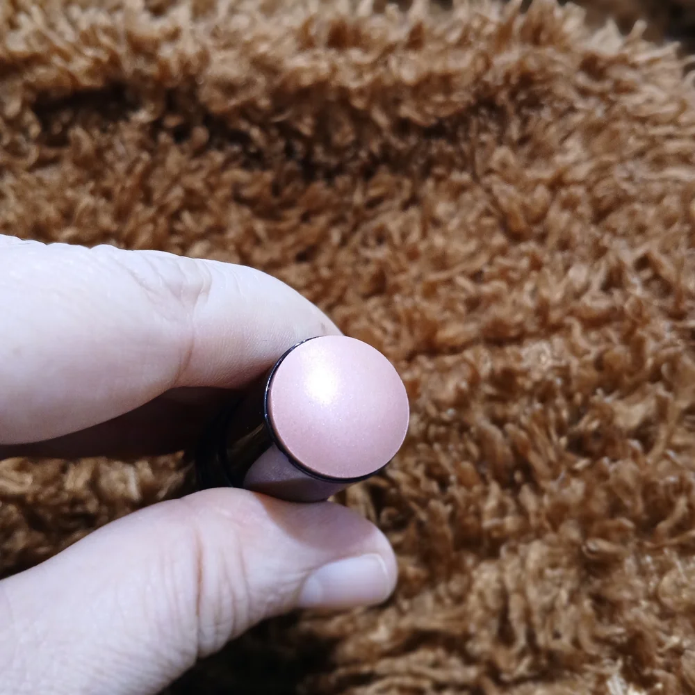 Chanel Baume Essentiel Multi-Use Glow Stick - Picture 3 of 4